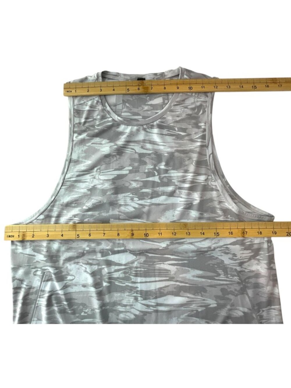 Lululemon Metal Vent Breathe Tank Mens Medium Gray Camo Sleeveless - Picture 8 of 8